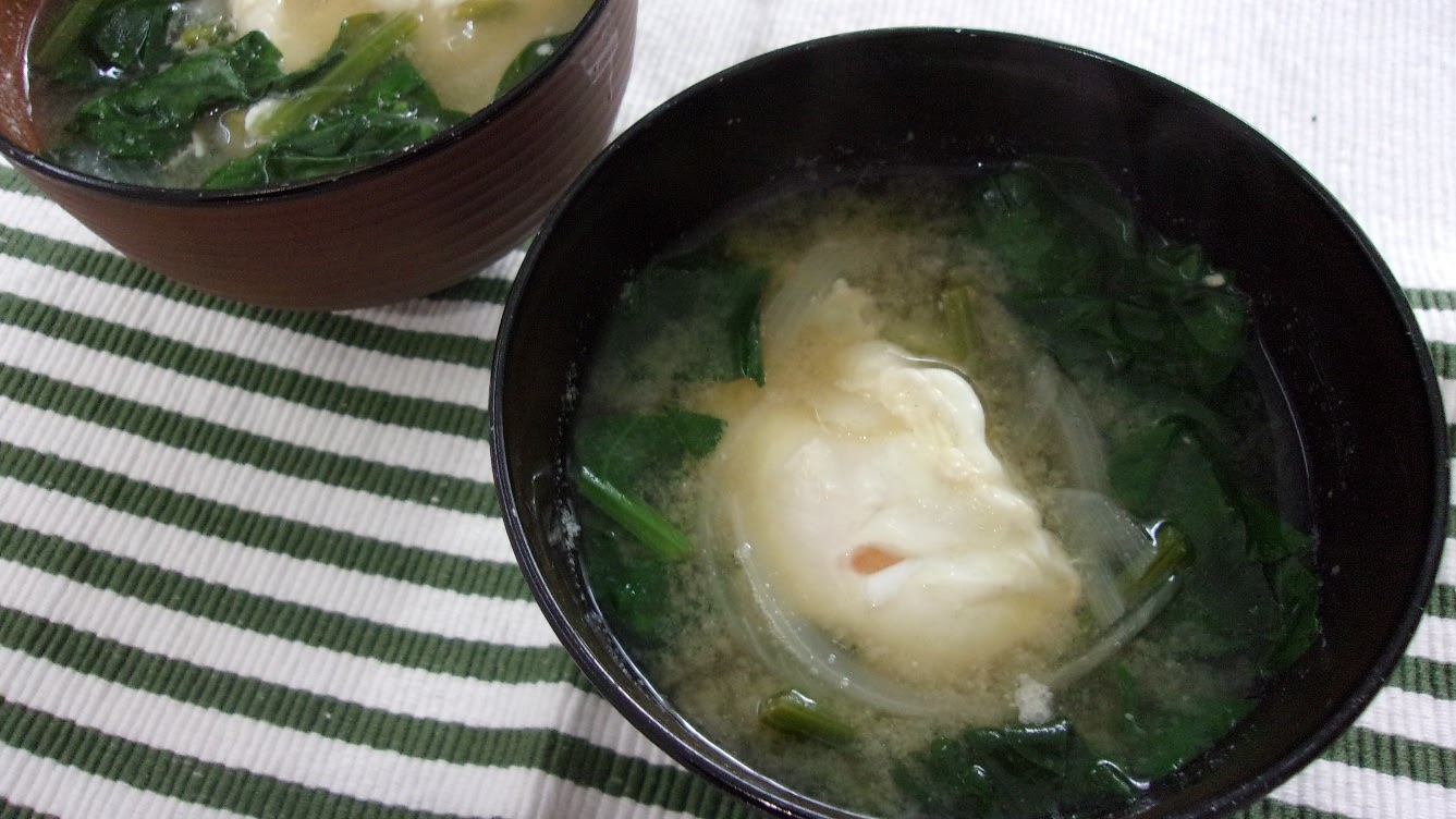 ほうれん草と卵のおかず味噌汁（完成）